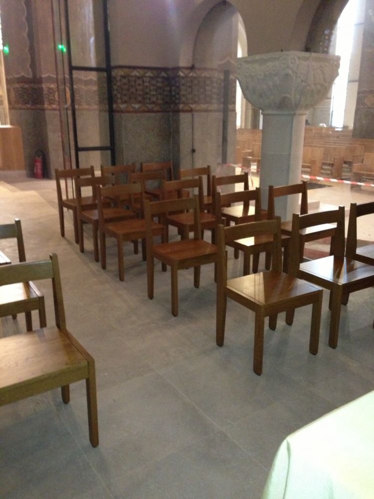Aménagement d'église : nos créations de mobilier d'église sur mesure